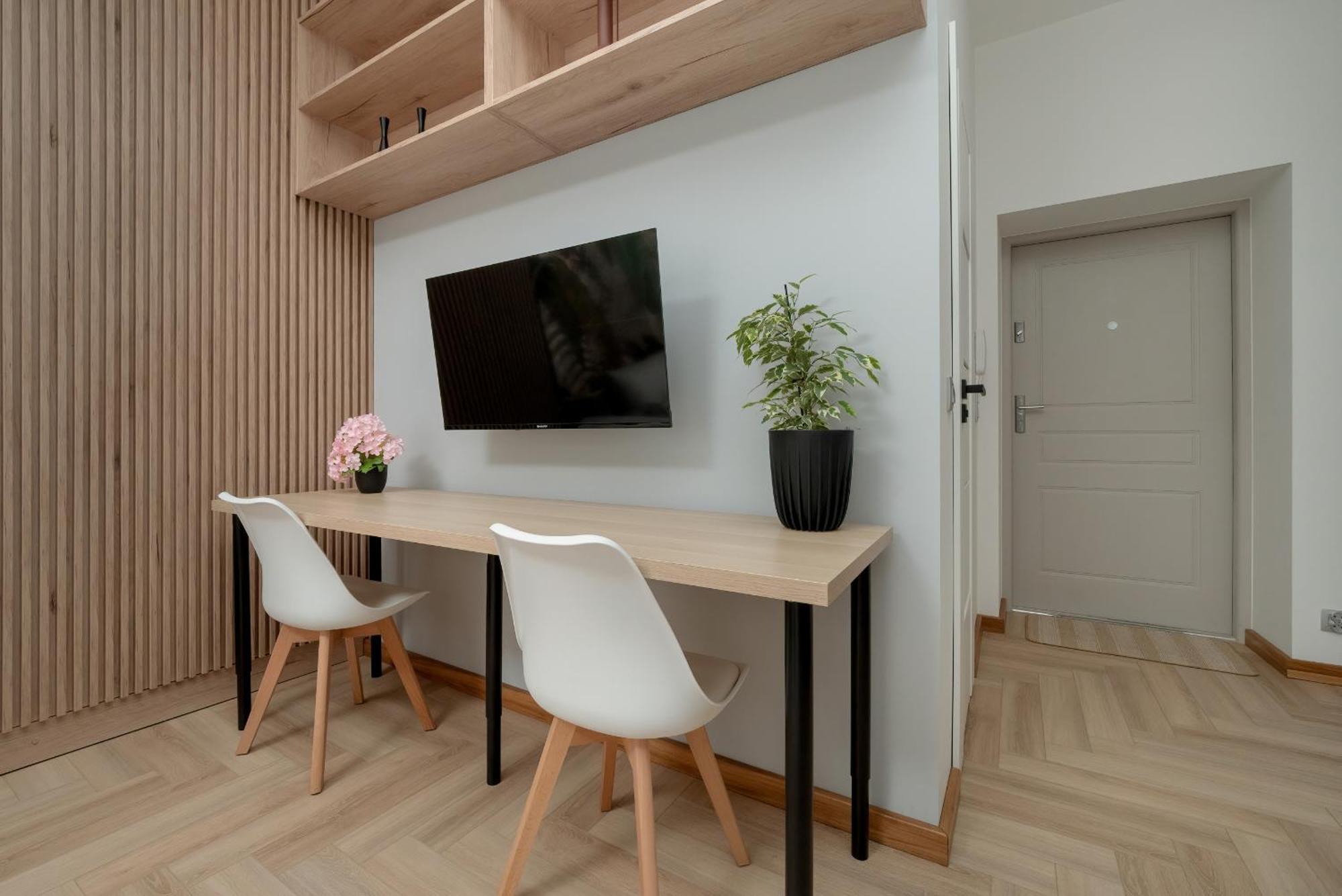 Apartment Beautiful For 2 Nafabrycznej By Renters *